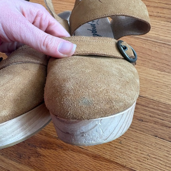 Free People Women’s Park Circle Tan Suede Platform Clog Heels - size 40 - Picture 7 of 10